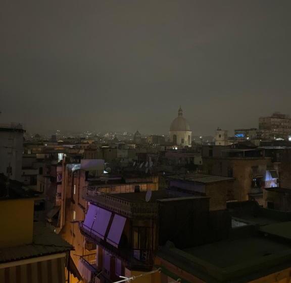 تختخواب و صبحانه Sunny Suite Napoli