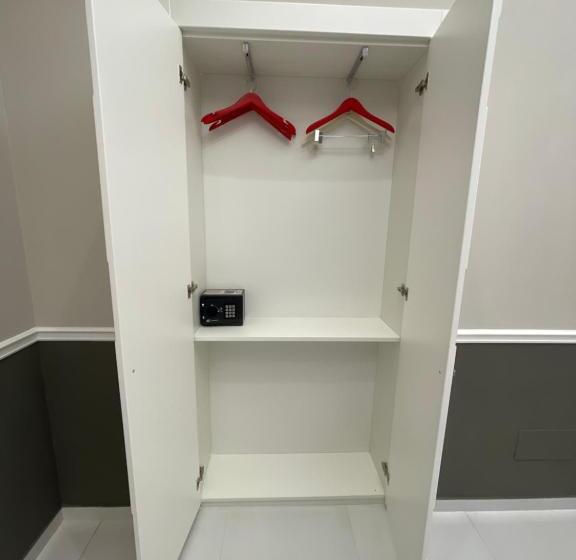 تختخواب و صبحانه Sunny Suite Napoli