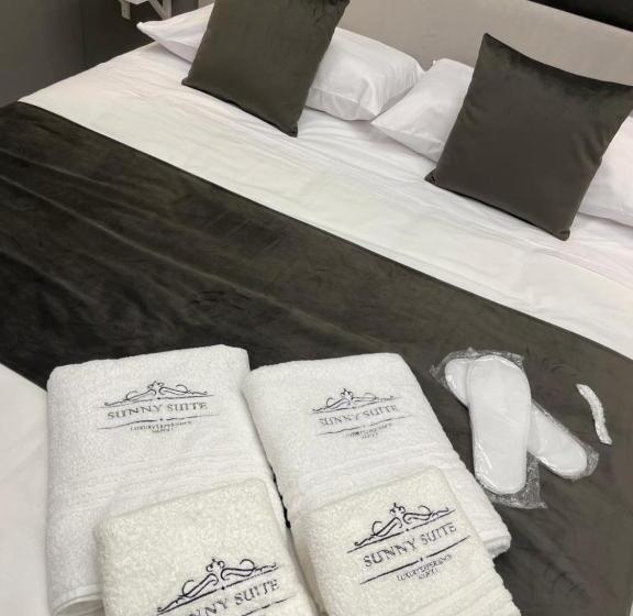 تختخواب و صبحانه Sunny Suite Napoli