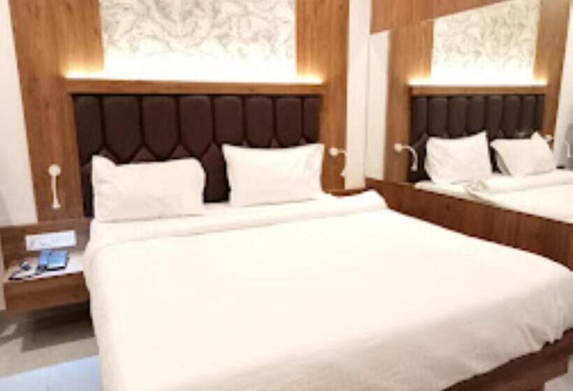 호텔 Grand Residency , Kolegaon