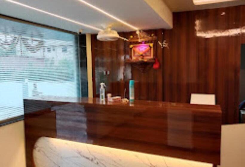 호텔 Grand Residency , Kolegaon