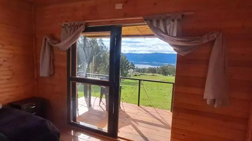 ホテル Hospedaje Cabaña Guatavita Finca Las Acacias