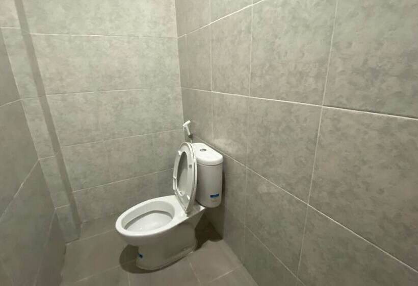 فندق Oyo 93453 Muula Homestay Syariah