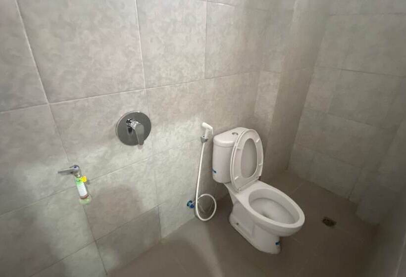 فندق Oyo 93453 Muula Homestay Syariah