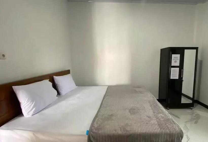 Hotelli Oyo 93453 Muula Homestay Syariah