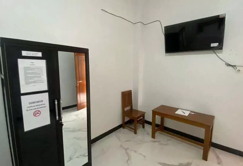 Hotelli Oyo 93453 Muula Homestay Syariah