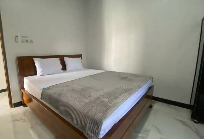 Hotelli Oyo 93453 Muula Homestay Syariah