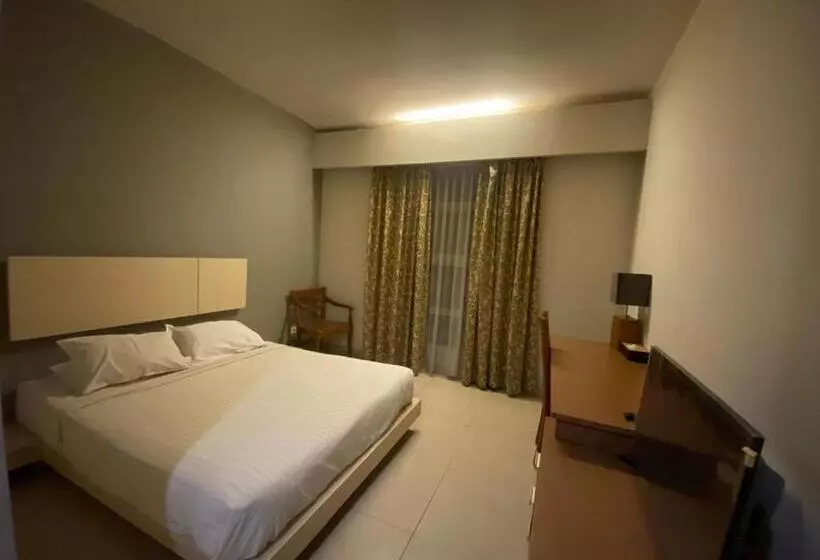 Hotelli Regato Suites