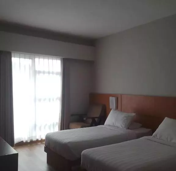 Hotelli Regato Suites