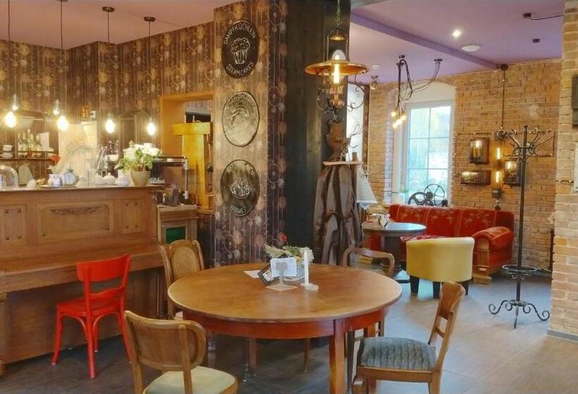 ホテル Weltraumbahnhof Rautenkranz Steampunk