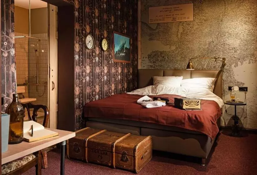 Hotelli Weltraumbahnhof Rautenkranz   Steampunk