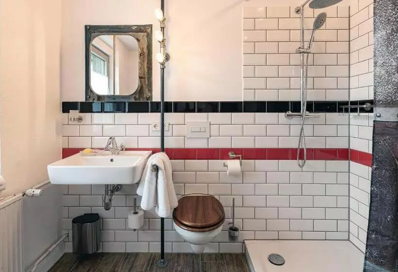 Hotelli Weltraumbahnhof Rautenkranz   Steampunk