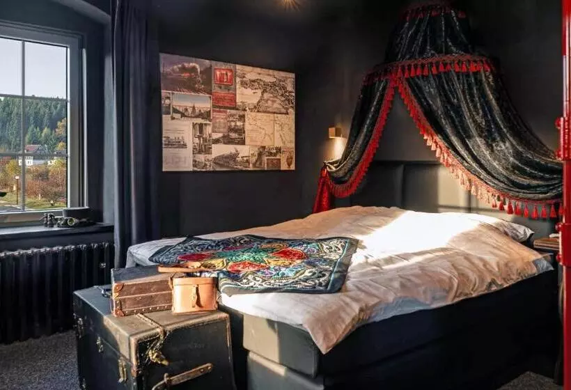 Hotelli Weltraumbahnhof Rautenkranz   Steampunk