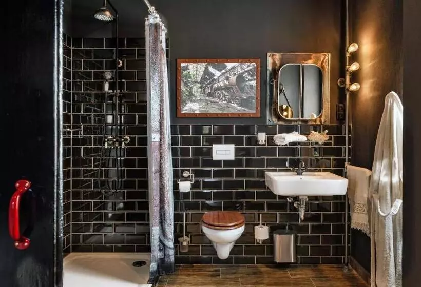 Hotelli Weltraumbahnhof Rautenkranz   Steampunk