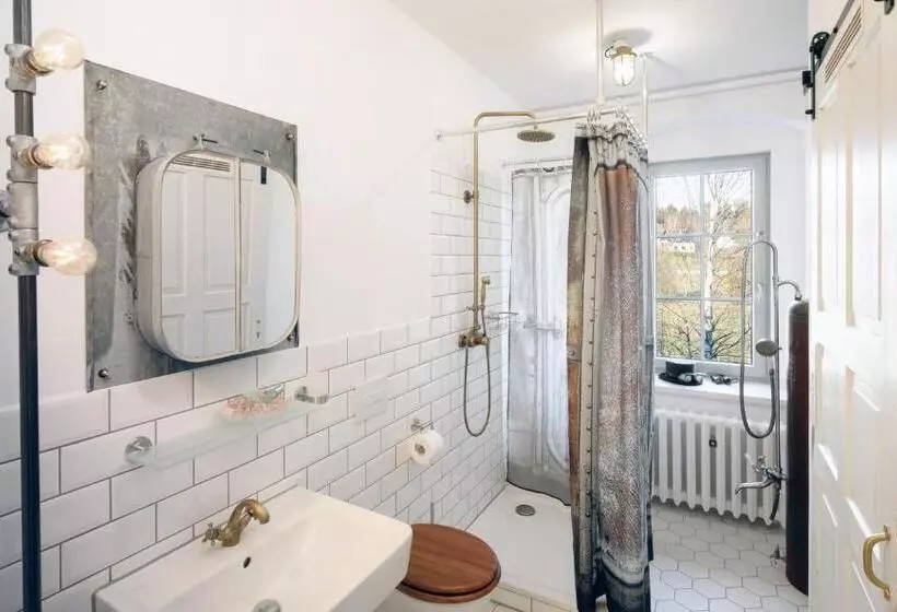 Hotelli Weltraumbahnhof Rautenkranz   Steampunk