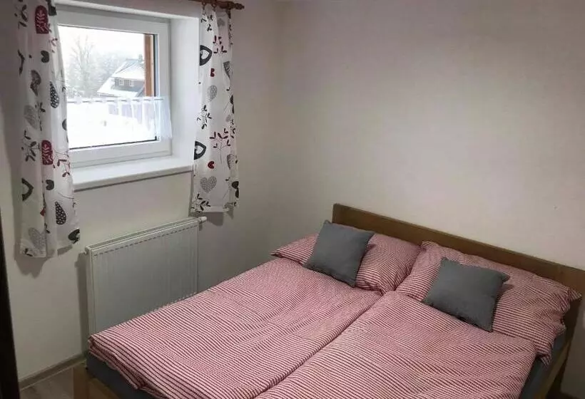 ペンション Apartmány V Chalupě Nad Modravou