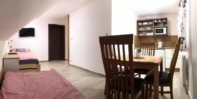 ペンション Apartmány V Chalupě Nad Modravou