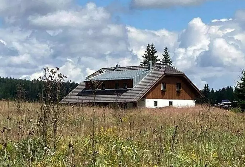 ペンション Apartmány V Chalupě Nad Modravou
