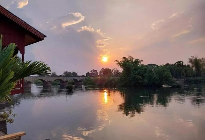 Majatalo Khampheng River Views Sunset