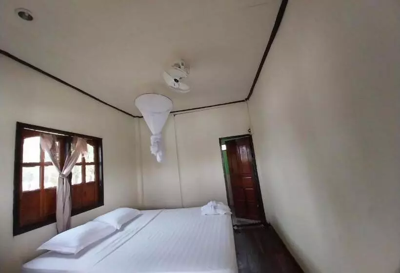 Majatalo Khampheng River Views Sunset