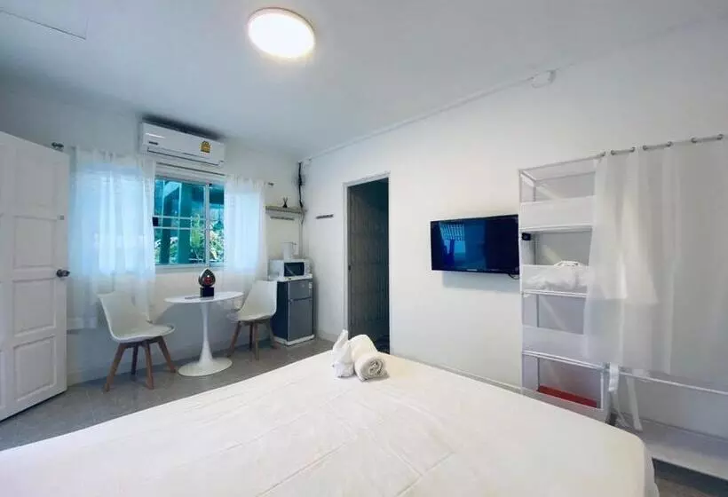 Hotelli Elephant Sports Bar And Accommodation