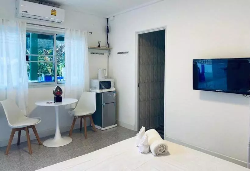 Hotelli Elephant Sports Bar And Accommodation