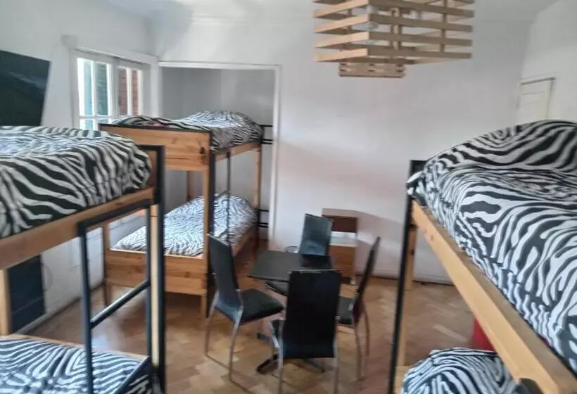 هاستل Hostal Salvador