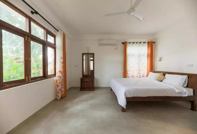 Aamiaismajoitus (B&B) Hikka Tulips Villa