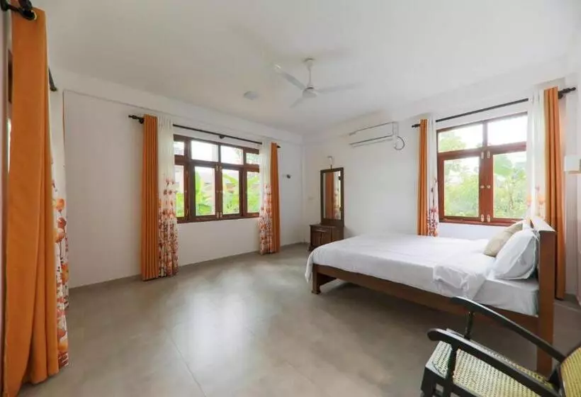 Aamiaismajoitus (B&B) Hikka Tulips Villa