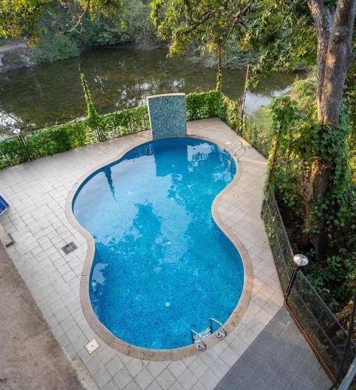 ホテル Aveeno Deluxe