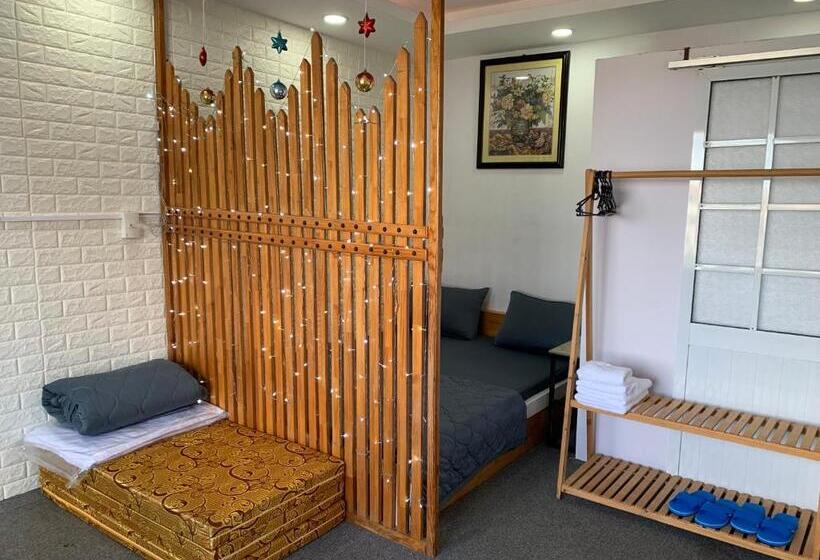 هتل Bồ Công Anh Hostel