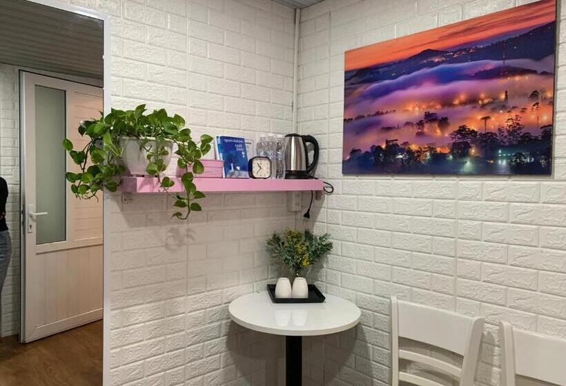 هتل Bồ Công Anh Hostel