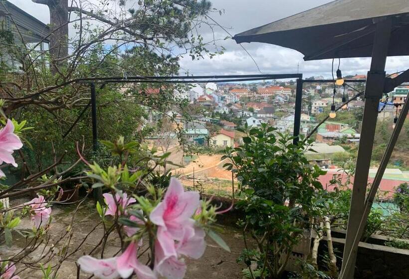 هتل Bồ Công Anh Hostel