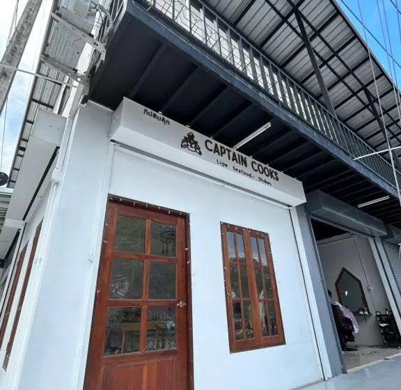 Hotelli Captain Budget Guesthouse กัปตันเกสต์เฮาส์