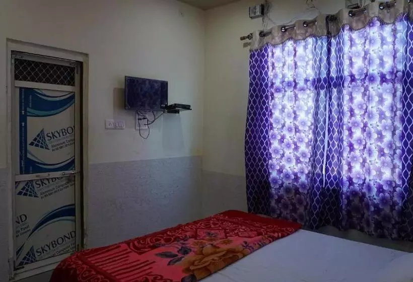 ホテル Kanti Palace
