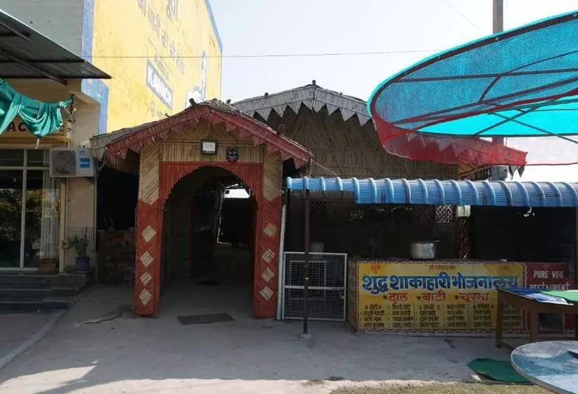 ホテル Kanti Palace