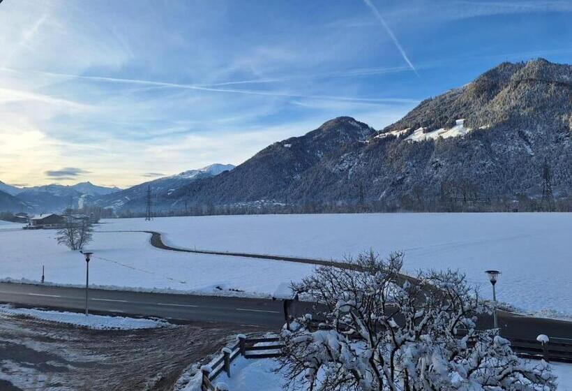 Отель Zillerbruggerhof