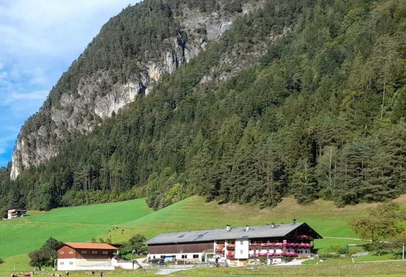 Отель Zillerbruggerhof