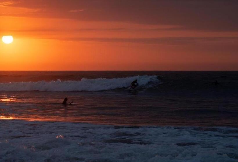 Kite Hotel Máncora Beach & Gym