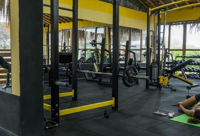 Kite Hotel Máncora Beach & Gym