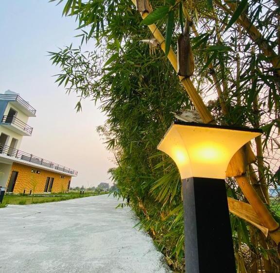 New Corbett Hotel And Resort