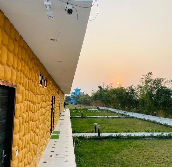 New Corbett Hotel And Resort