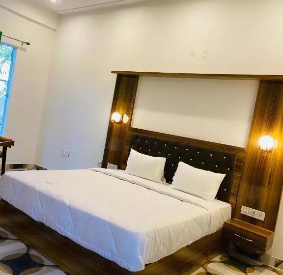 New Corbett Hotel And Resort