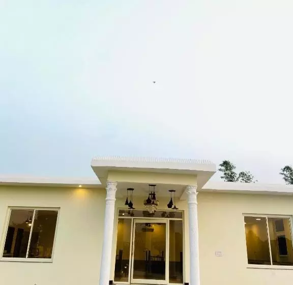 New Corbett Hotel And Resort
