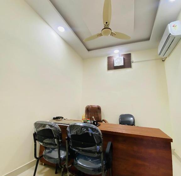 New Corbett Hotel And Resort