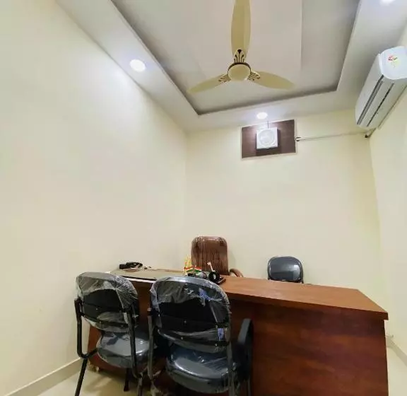 New Corbett Hotel And Resort