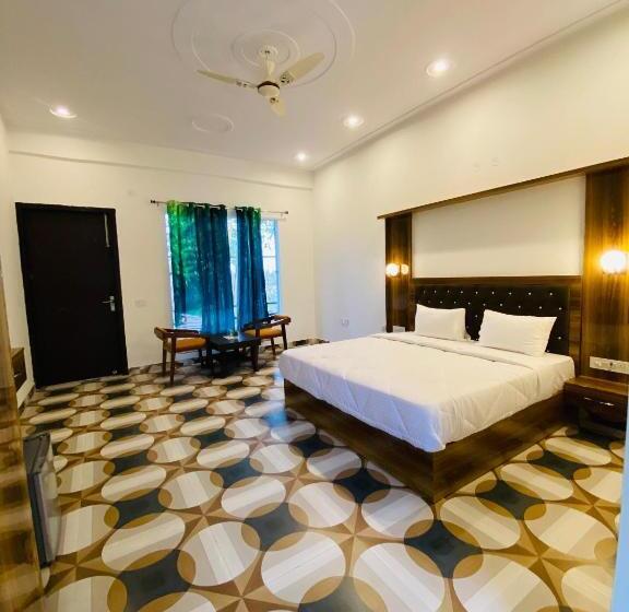 New Corbett Hotel And Resort