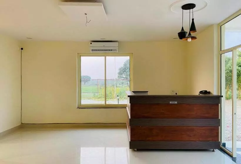New Corbett Hotel And Resort