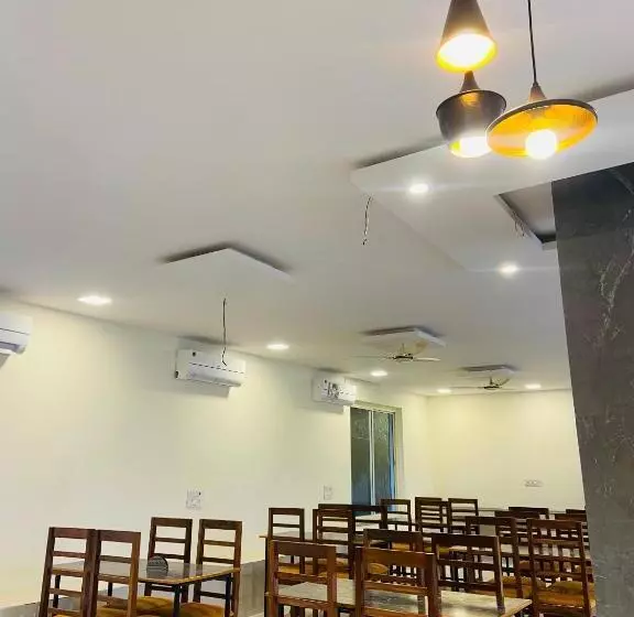 New Corbett Hotel And Resort