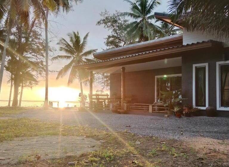 펜션 บ้านระเบียงเลหลังสวน ทั้งหลัง 2 นอน 2 น้ำ 1 ครัว